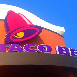 taco bell sign