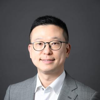 A headshot of Sebastian Jung